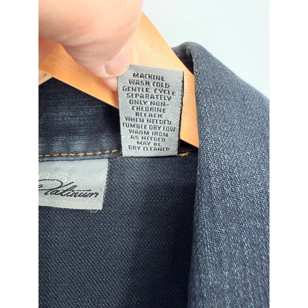 Chicos Platinum Dark Wash Denim Jacket Size 2 Indigo Button Front Stretch Cotton - Picture 5 of 8